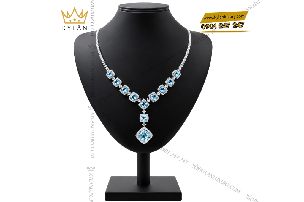 Kỳ Lân Luxury Day chuyen vang trang Au750 dinh kim cuong va da Topaz 2 Dây chuyền vàng trắng Au750 đính kim cương và đá Topaz