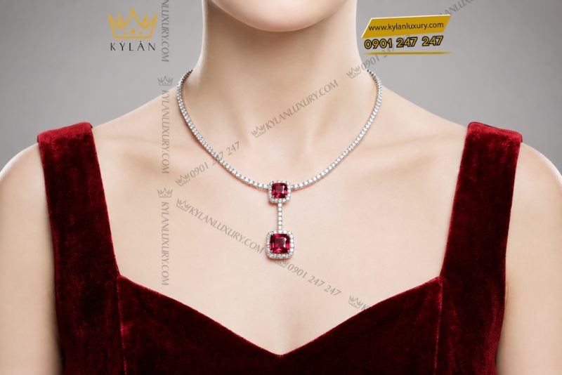 Dây chuyền vàng trắng Au750 đính kim cương và sapphire đỏ