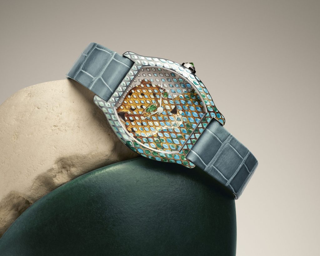 Kỳ Lân Luxury Dong ho Cartier Baignoire Đồng hồ Cartier Roadster và Tortue Triumphant