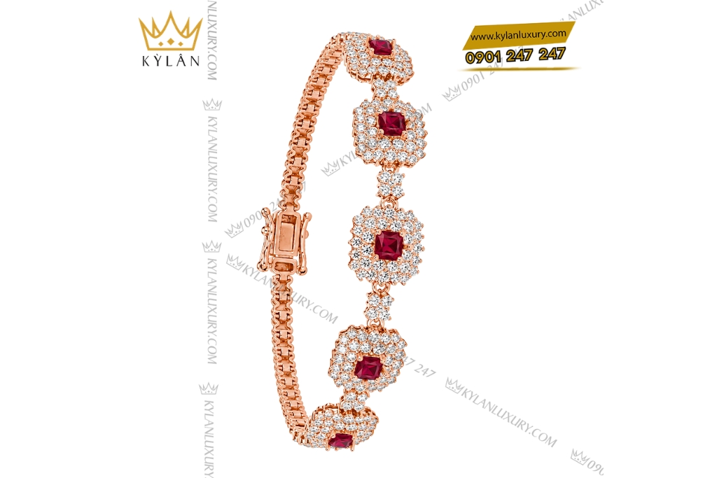 Lắc tay vàng hồng Au750 đính kim cương và sapphire đỏ 11 Kỳ Lân Luxury Lac tay vang hong Au750 dinh kim cuong va sapphire do 3 Lắc tay vàng hồng Au750 đính kim cương và sapphire đỏ
