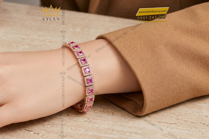 Lắc tay vàng hồng Au750 đính kim cương và sapphire hồng