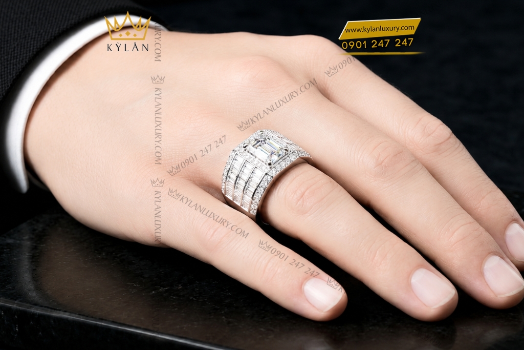 Kỳ Lân Luxury Nhan nam vang trang Au750 dinh kim cuong baguette 8 Nhẫn nam vàng trắng Au750 đính kim cương baguette