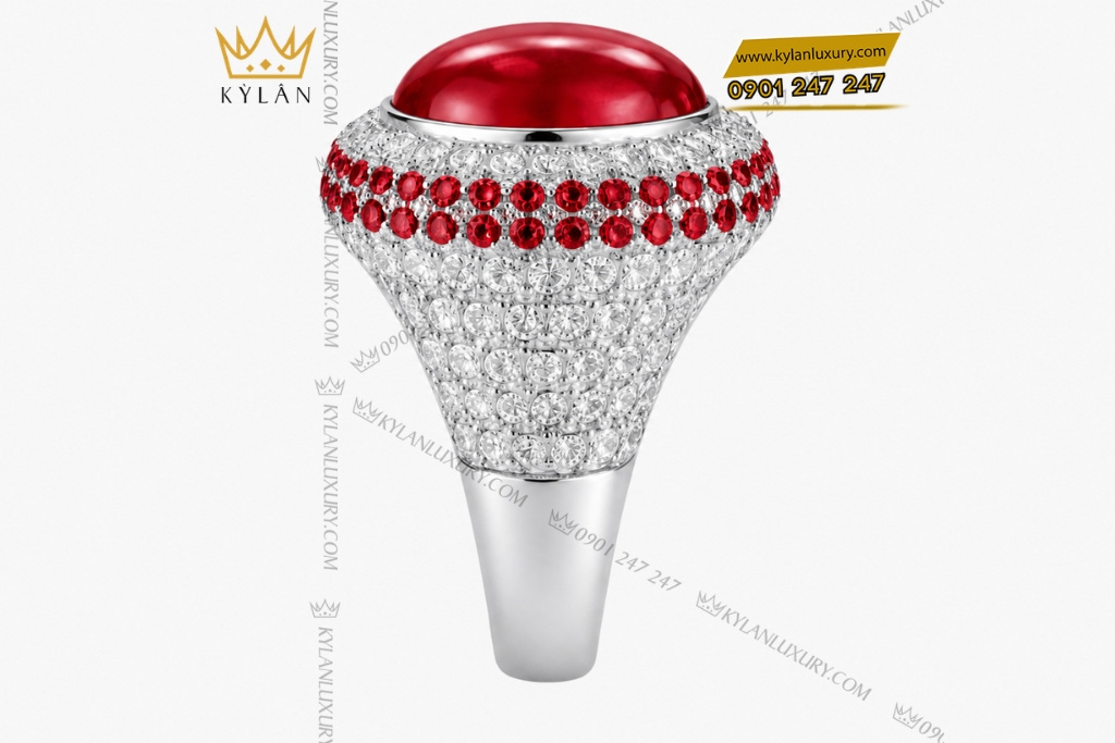 Kỳ Lân Luxury Nhan nam vang trang Au750 dinh kim cuong va sapphire do 6 Nhẫn nam vàng trắng Au750 đính kim cương và sapphire đỏ