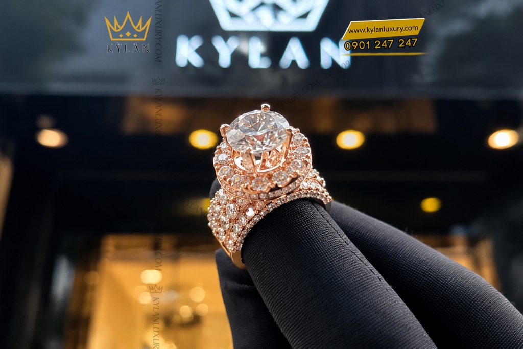 Kỳ Lân Luxury Nhan nu vang hong Au750 dinh vien chu 9ly5 6 Nhẫn nữ vàng hồng Au750 đính viên chủ 9ly5