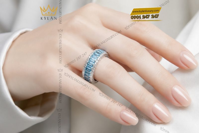 Nhẫn nữ vàng trắng Au750 đính kim cương và đá topaz