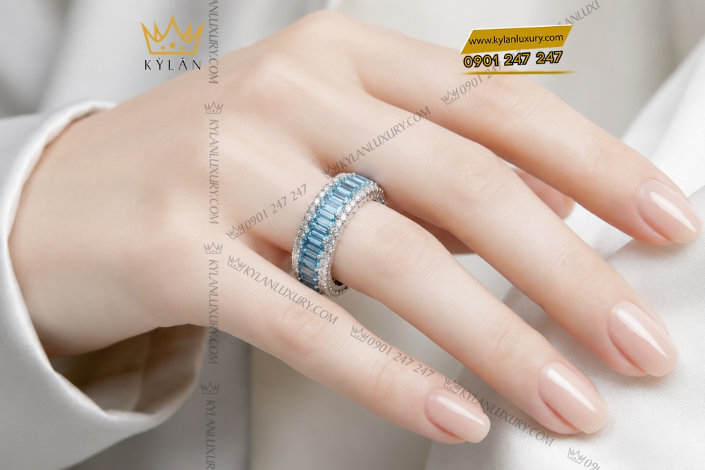Nhẫn nữ vàng trắng Au750 đính kim cương và đá topaz