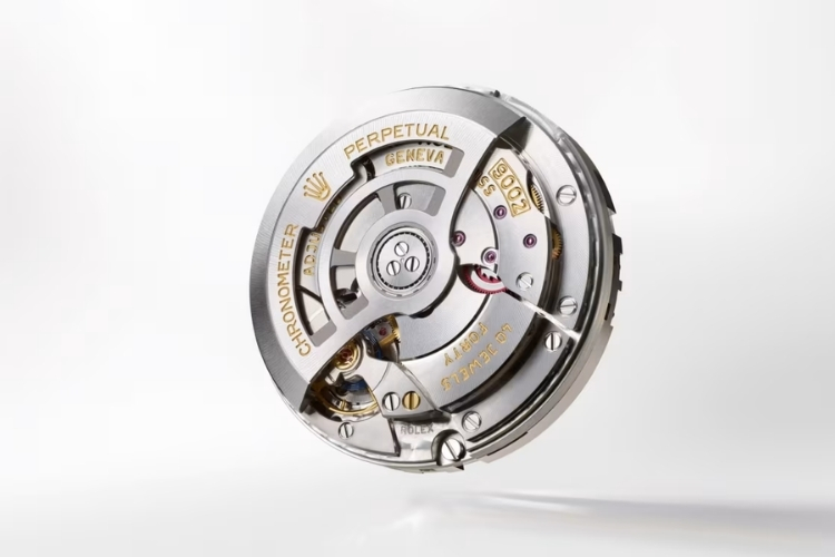 Bộ máy Calibre 9002 thế hệ mới nhất trên Rolex Sky Dweller.