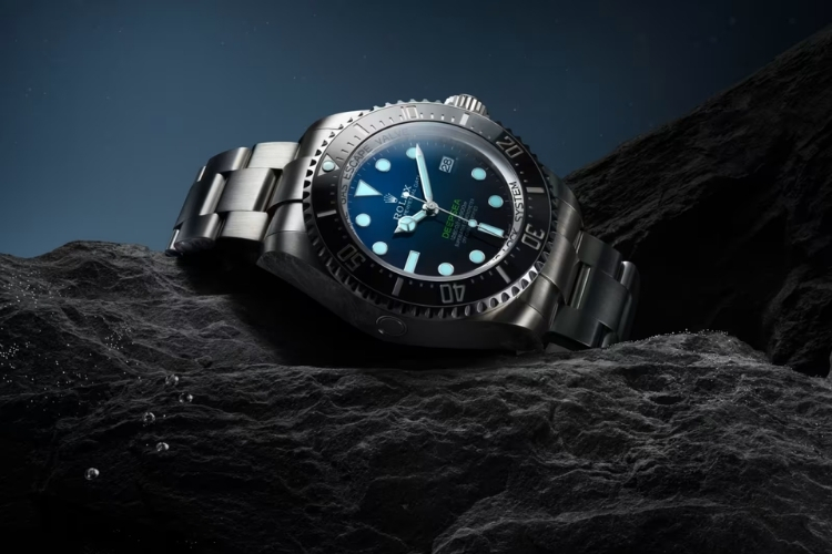 Rolex Deepsea hiện đang nắm giữ ngôi vương tuyệt đối trong danh sách những cỗ máy chống nước tốt nhất.