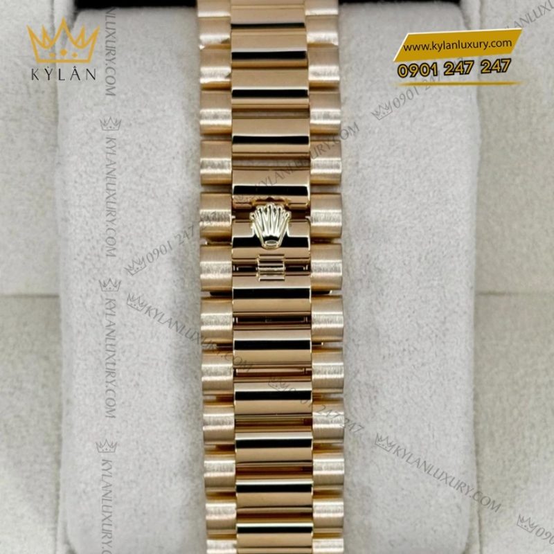 Đồng hồ Rolex Day Date mặt champagne kim cương 128238-0008