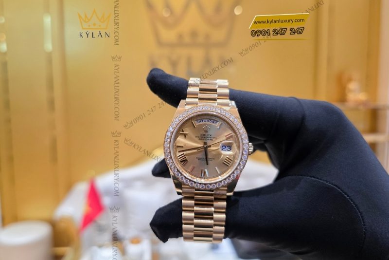 Đồng hồ Rolex Day Date champagne custom vành kim tròn 228238