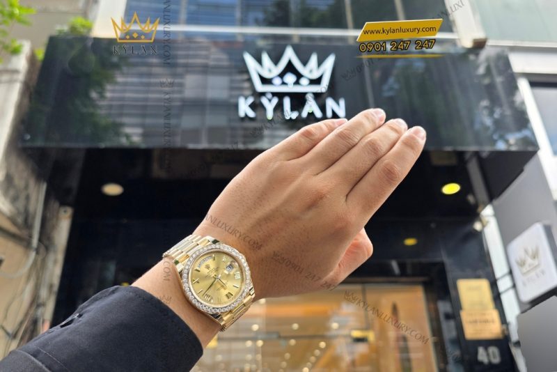 Đồng hồ Rolex Day Date champagne custom vành kim tròn 228238