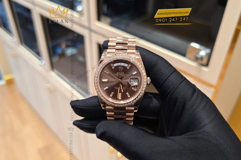 Đồng hồ Rolex Day Date Chocolate custom vành kim tròn 228235