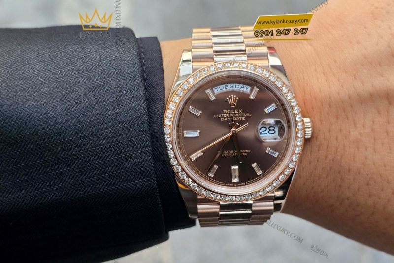 Đồng hồ Rolex Day Date Chocolate custom vành kim tròn 228235