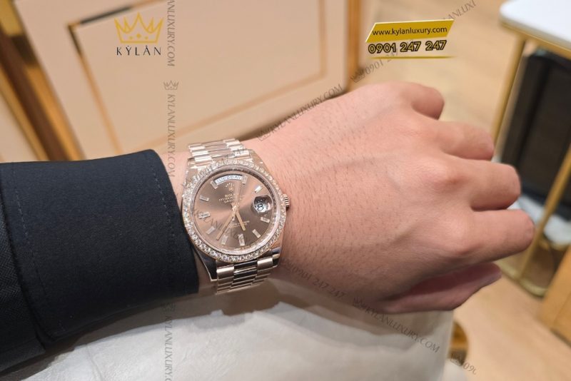 Đồng hồ Rolex Day Date Chocolate custom vành kim tròn 228235
