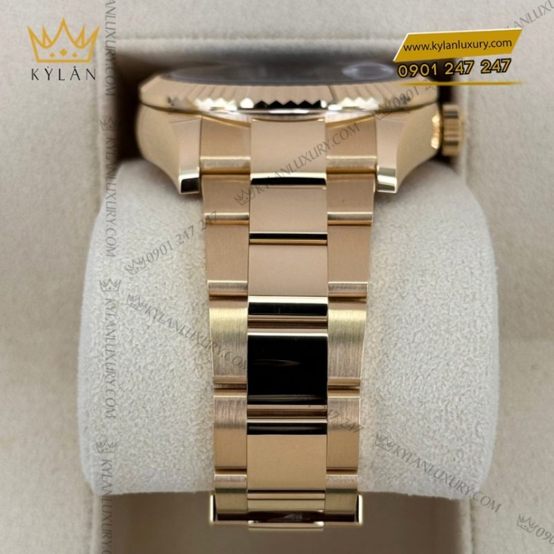 Đồng hồ Rolex Sky Dweller vàng vàng mặt đen 336938-0002