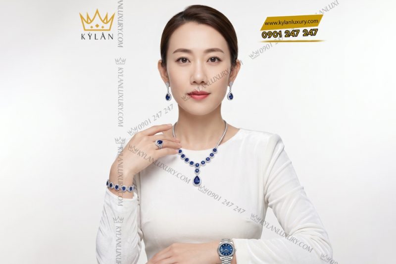 Bộ trang sức kim cương đính sapphire xanh dương