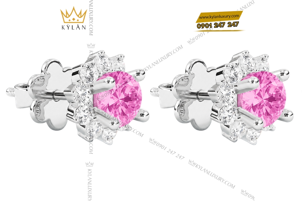 Bông tai vàng trắng Au750 đính sapphire hồng 11 Kỳ Lân Luxury Bong tai vang trang Au750 dinh sapphire hong 5 1 Bông tai vàng trắng Au750 đính sapphire hồng