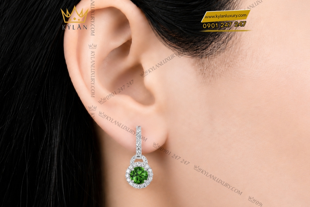 Bông tai vàng trắng Au750 đính sapphire xanh lá