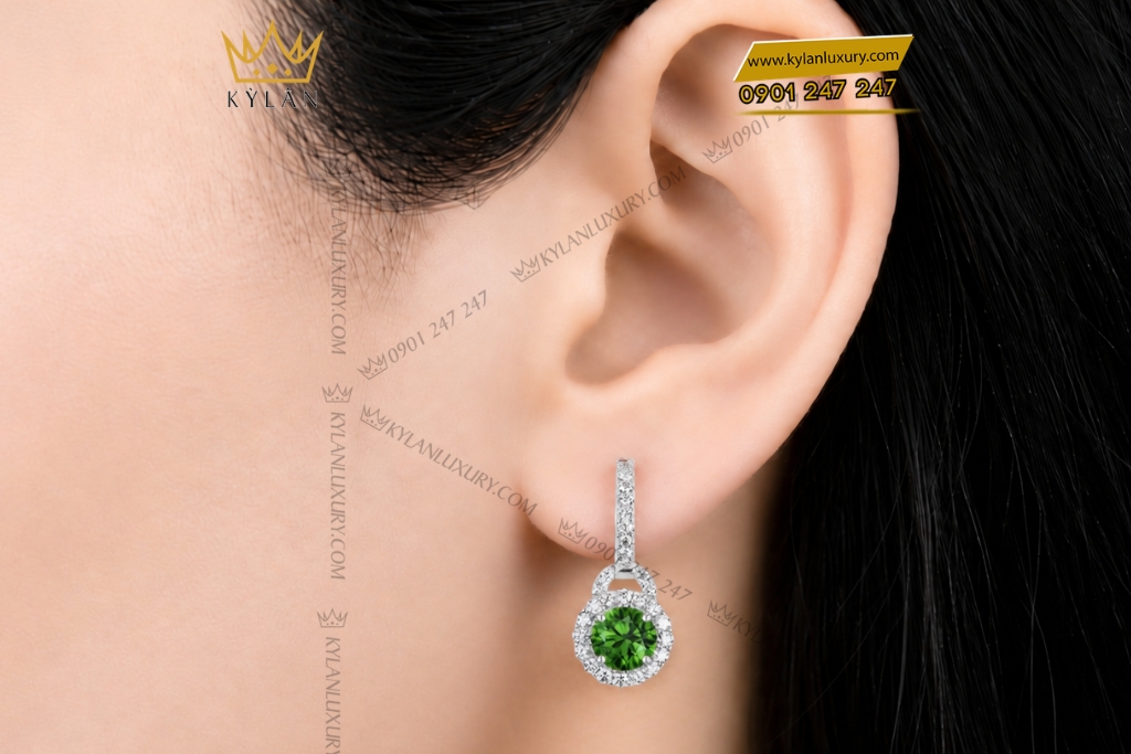 Bông tai vàng trắng Au750 đính sapphire xanh lá
