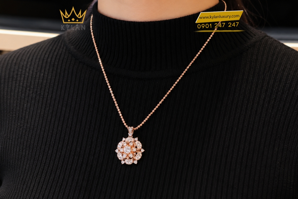 Kỳ Lân Luxury Day chuyen bong hoa vang hong Au750 dinh vien chu 6ly3 8 Dây chuyền bông hoa vàng hồng Au750 đính viên chủ 6ly3