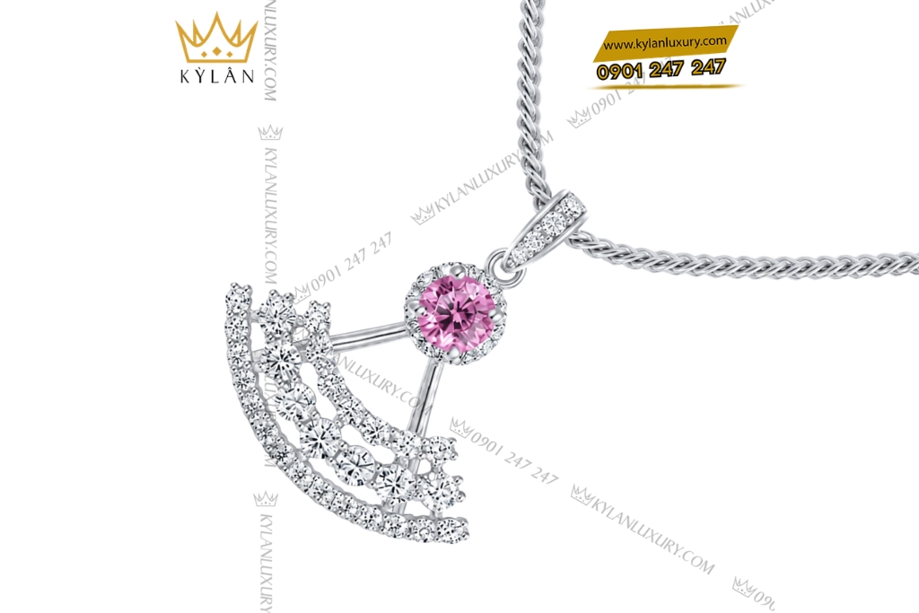 Dây chuyền vàng trắng Au750 đính kim cương và sapphire hồng 11 Kỳ Lân Luxury Day chuyen vang trang Au750 dinh kim cuong va sapphire hong 6 Dây chuyền vàng trắng Au750 đính kim cương và sapphire hồng