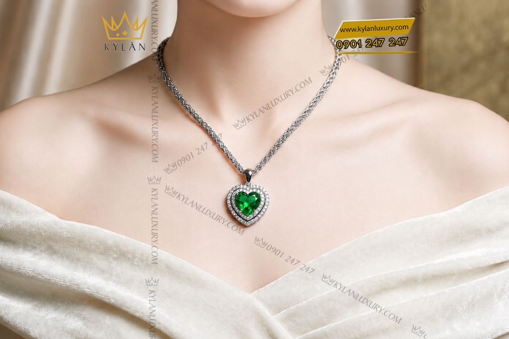 Dây chuyền vàng trắng Au750 đính sapphire xanh lá