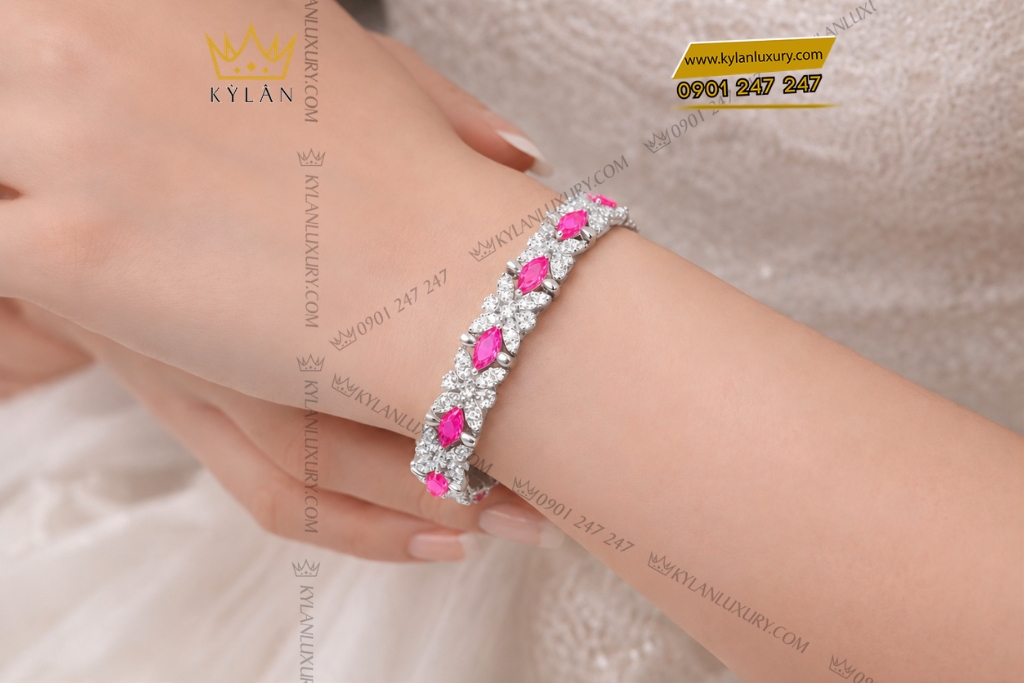Lắc tay vàng trắng Au750 đính sapphire hồng