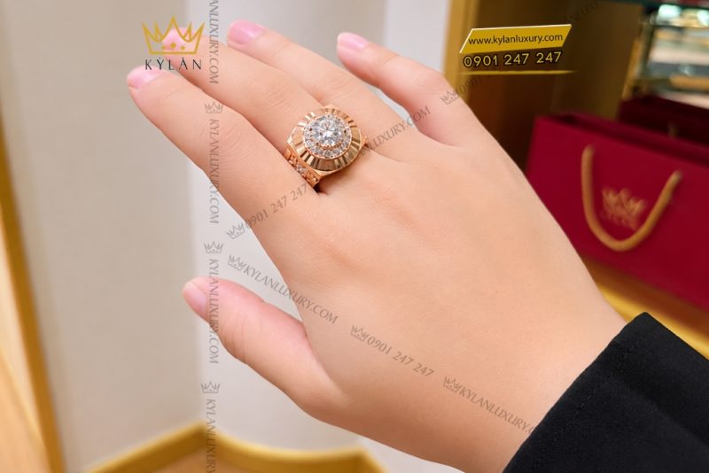 Nhẫn Kỳ Lân Signature vàng hồng Au750 đính kim cương chủ 9ly1