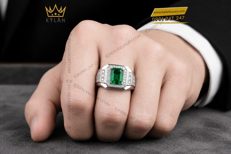 Nhẫn nam vàng trắng Au750 đính ngọc lục bảo