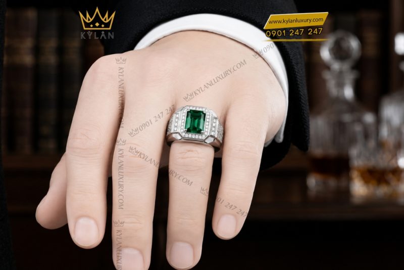 Nhẫn nam vàng trắng Au750 đính ngọc lục bảo