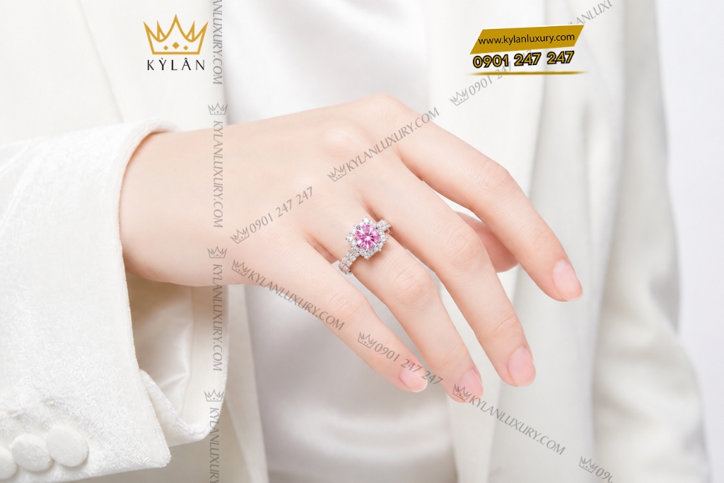 Nhẫn nữ vàng trắng Au750 đính kim cương và sapphire hồng