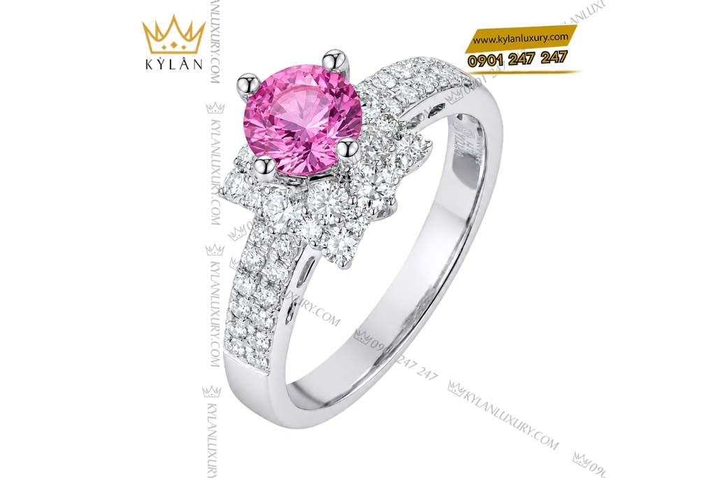 Kỳ Lân Luxury Nhan nu vang trang Au750 dinh kim cuong va sapphire hong 4 Nhẫn nữ vàng trắng Au750 đính kim cương và sapphire hồng
