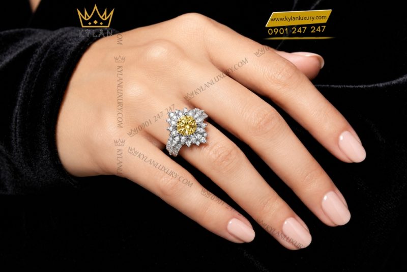 Nhẫn nữ vàng trắng Au750 đính kim cương và sapphire vàng