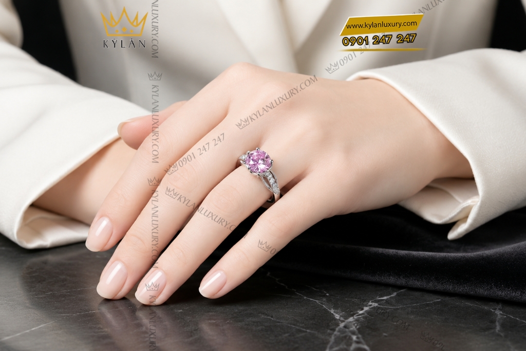 Nhẫn nữ vàng trắng Au750 đính kim cương và sapphire hồng