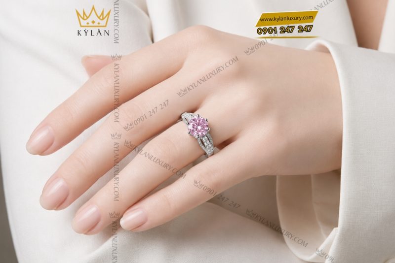 Nhẫn nữ vàng trắng Au750 đính kim cương và sapphire hồng