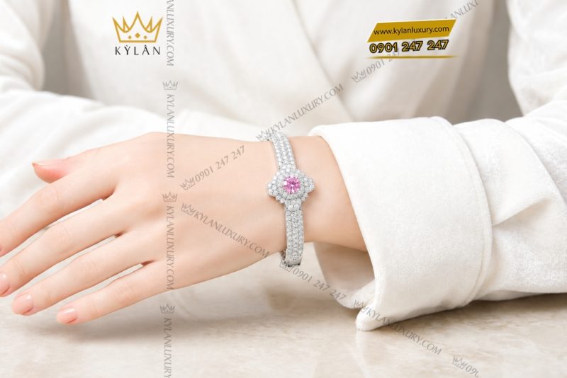 Vòng tay vàng trắng Au750 đính kim cương và sapphire hồng