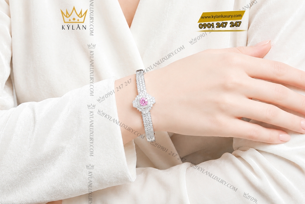 Kỳ Lân Luxury Vong tay vang trang Au750 dinh kim cuong va sapphire hong 7 Vòng tay vàng trắng Au750 đính kim cương và sapphire hồng