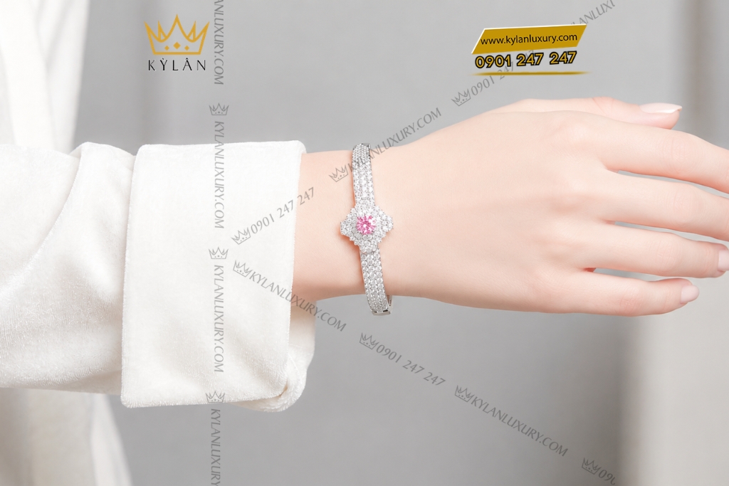 Vòng tay vàng trắng Au750 đính kim cương và sapphire hồng
