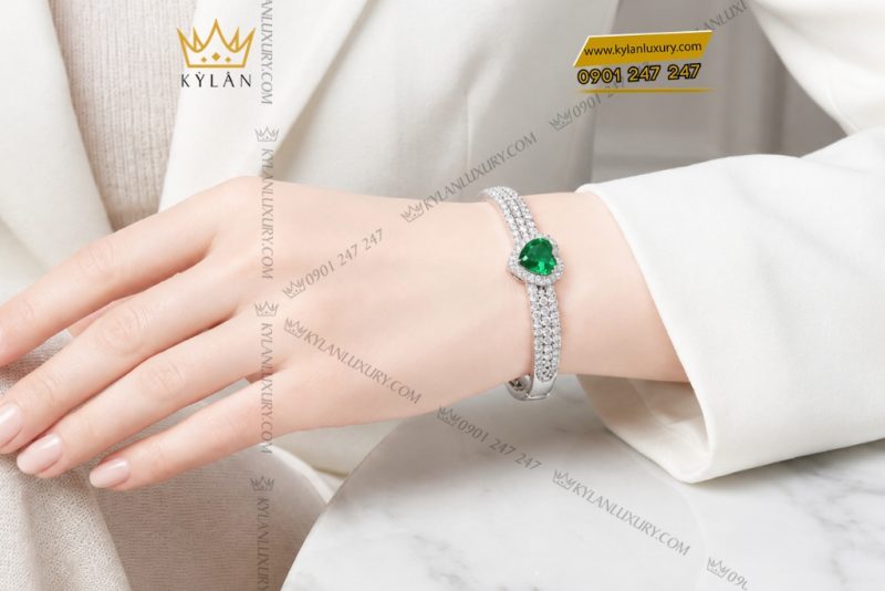 Vòng tay vàng trắng Au750 đính sapphire xanh lá