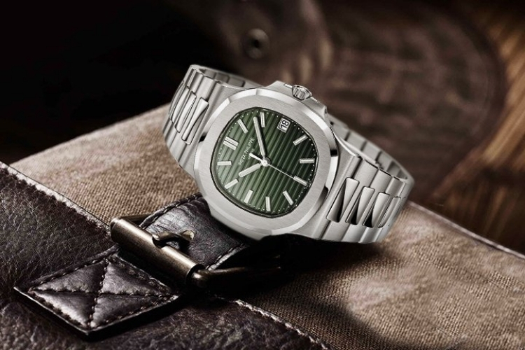 Cảm hứng của dòng Nautilus từ Patek Philippe: Khi biển cả khơi nguồn cho một huyền thoại sang trọng 1 Kỳ Lân Luxury cam hung dong nautilus patek philippe 1 Cảm hứng của dòng Nautilus từ Patek Philippe: Khi biển cả khơi nguồn cho một huyền thoại sang trọng
