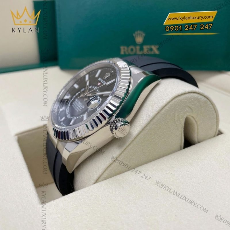 Đồng hồ Rolex Sky Dweller mặt đen dây cao su 336239-0002