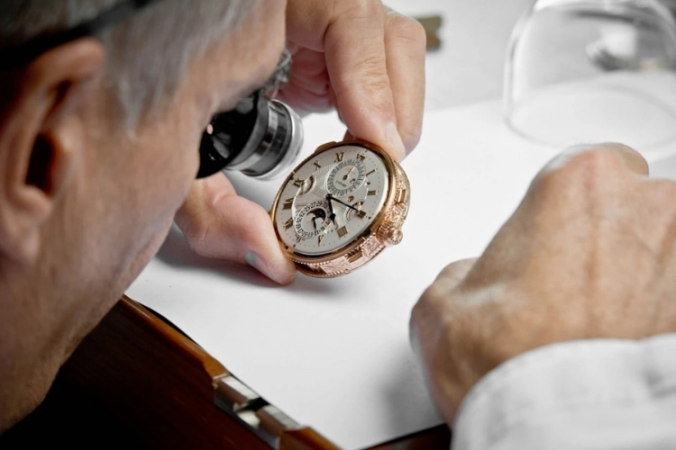 Kỳ Lân Luxury patek philippe seal la gi va y nghia cua no 4 Patek Philippe Seal là gì? Tiêu chuẩn chất lượng danh giá của Patek Philippe