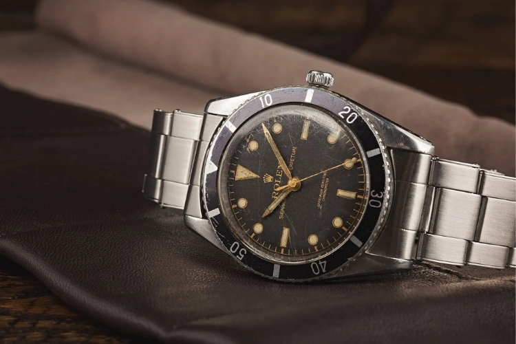 Ra đời năm 1953, Submariner nhanh chóng gây chú ý với khả năng chống nước 100 mét.