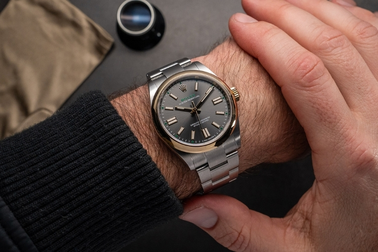 So sánh đồng hồ Automatic và Quartz - Lựa chọn nào dành cho quý khách? 5 Đối với các dòng đồng hồ Automatic Thụy Sĩ cao cấp, sai số được tối ưu hơn, chỉ chỉ từ -4 đến +6 giây/ngày.