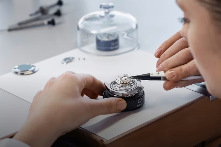 Tiêu chuẩn Superlative Chronometer của Rolex – Điều gì làm nên độ chính xác danh tiếng? 5 Kỳ Lân Luxury superlative chronometer cua rolex la gi 4 Tiêu chuẩn Superlative Chronometer của Rolex – Điều gì làm nên độ chính xác danh tiếng?