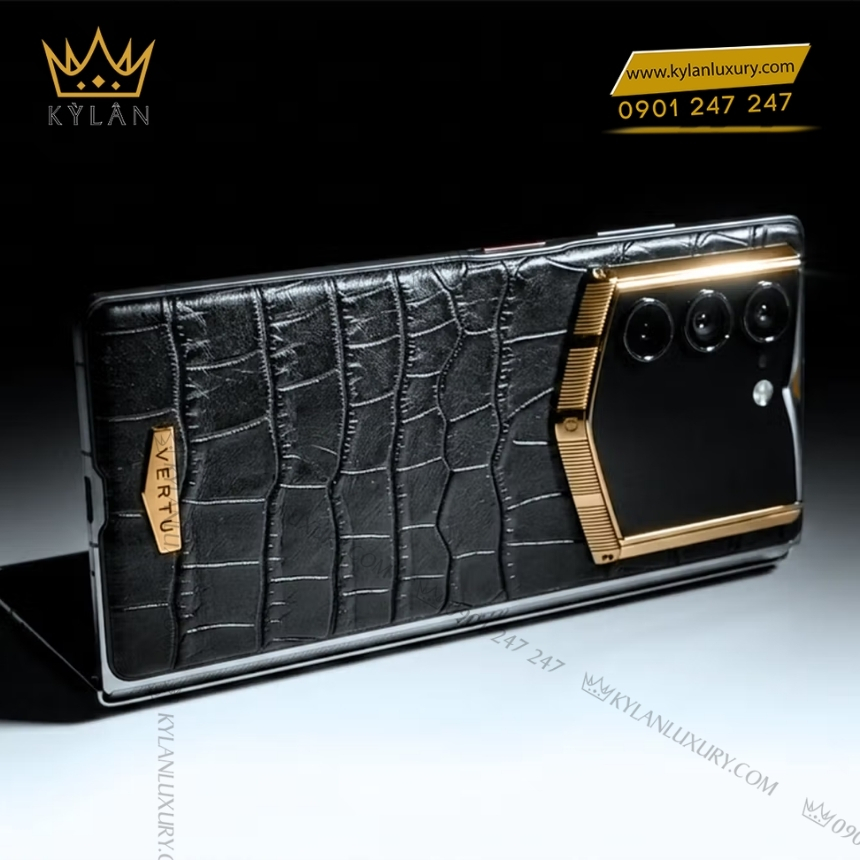 Kỳ Lân Luxury vertu alphafold den vien vang 1tb 4 Điện thoại Vertu AlphaFold bản đen viền vàng 1TB