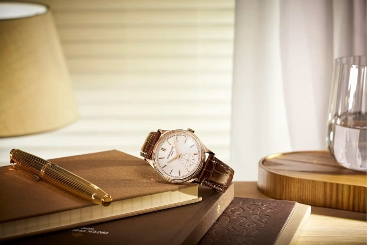 Vì sao Calatrava được xem là chiếc Dress Watch chuẩn mực? 5 Kỳ Lân Luxury vi sao patek philippe calatrava la dress watch chuan muc 1 Vì sao Calatrava được xem là chiếc Dress Watch chuẩn mực?