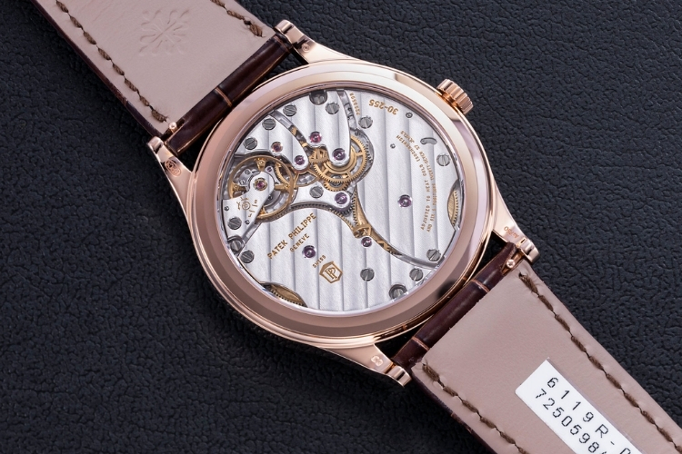 Vì sao Calatrava được xem là chiếc Dress Watch chuẩn mực? 6 Kỳ Lân Luxury vi sao patek philippe calatrava la dress watch chuan muc 10 Vì sao Calatrava được xem là chiếc Dress Watch chuẩn mực?