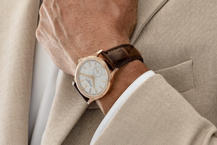 Vì sao Calatrava được xem là chiếc Dress Watch chuẩn mực? 2 Kỳ Lân Luxury vi sao patek philippe calatrava la dress watch chuan muc 6 Vì sao Calatrava được xem là chiếc Dress Watch chuẩn mực?