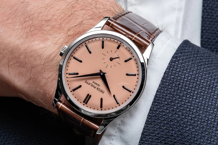 Vì sao Calatrava được xem là chiếc Dress Watch chuẩn mực? 7 Kỳ Lân Luxury vi sao patek philippe calatrava la dress watch chuan muc 7 Vì sao Calatrava được xem là chiếc Dress Watch chuẩn mực?